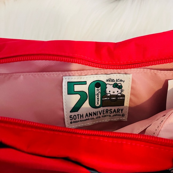 LeSportsac Hello Kitty 50th Anniversary Red Bow Clutch Cosmetic Bag Extr… - Picture 6 of 7